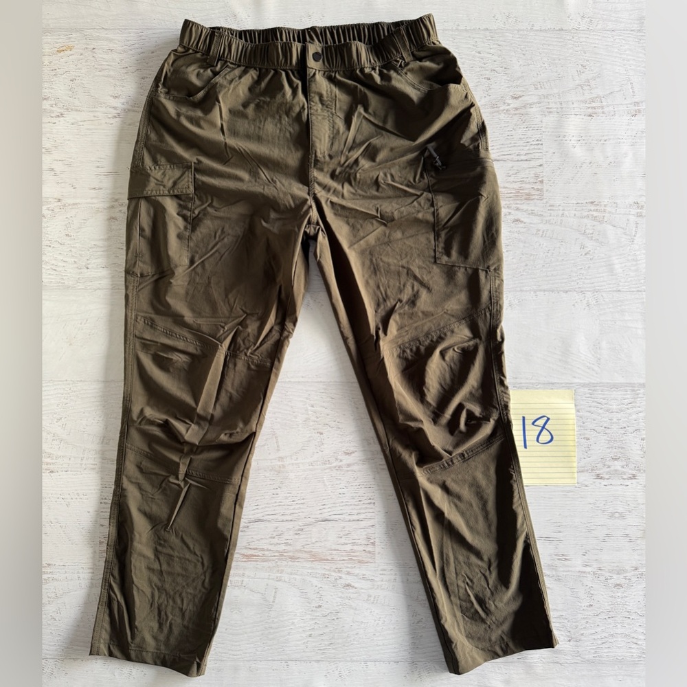 Women’s outdoor quick dry hiking pants. Size XL. Very gently loved 💚